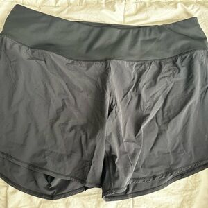 Oisele Shorts. 6”. Size 10.